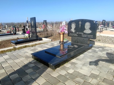 Гранитный памятник «Верность»