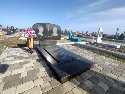Гранитный памятник «Верность»